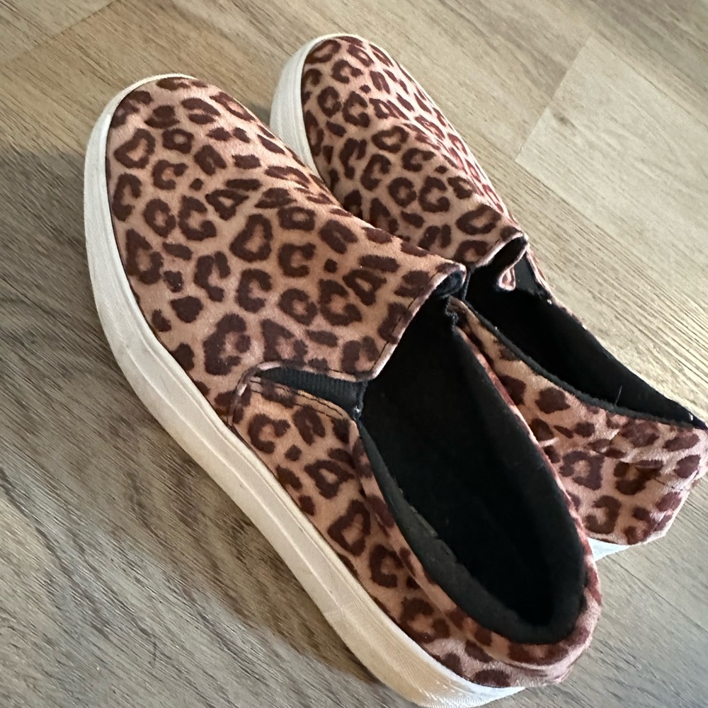 Soda Leopard Print Athletic Shoes